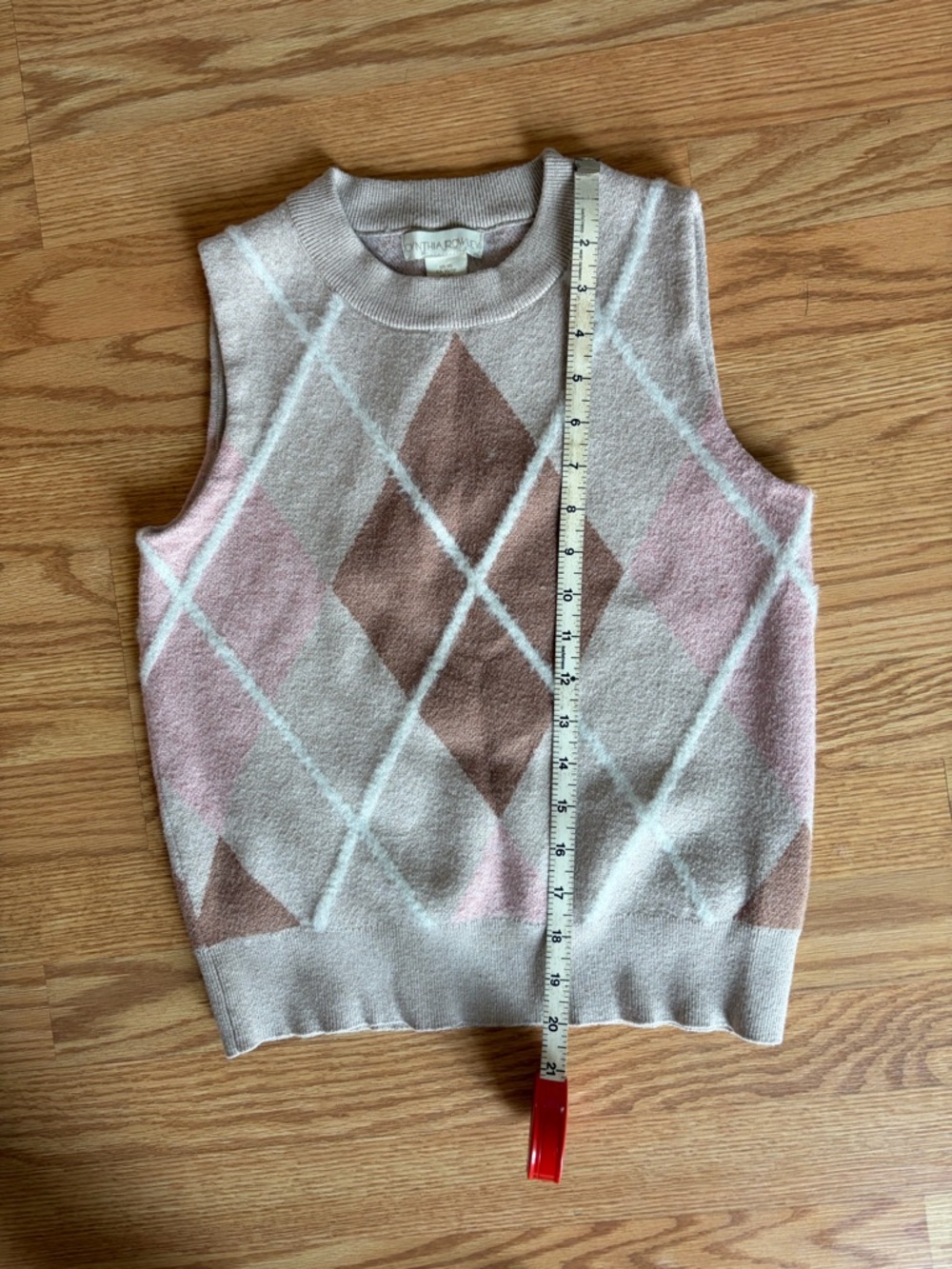 Argyle Knit Sleeveless Pullover in Pink & Brown - Picture 2 of 3